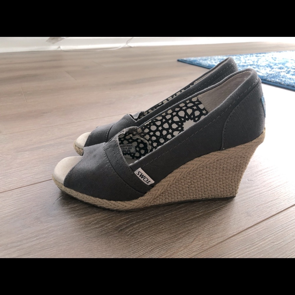 Toms Classic Canvas wedge - women’s size 5.5